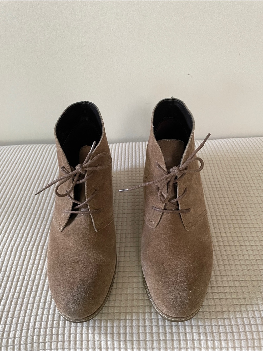 Women’s Taupe Suede Chukka Boots - Lace-Up Desert Style Size 7.5 Fall Casual